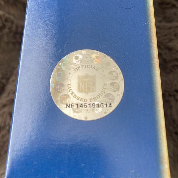 Peyton Manning Football Legends Collectors Series. - Picture 7 of 7